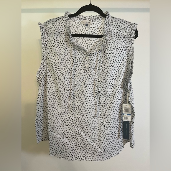 Court and Rowe Black and White Floral Sleeveless Blouse NWT - Picture 2 of 9